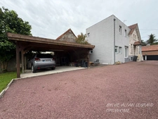 MAISON, 3 CHAMBRES, 2 SALLES DE BAIN, JARDIN, AUCUN TRAVAUX