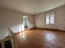 MAISON A RENOVER, GARAGE, JARDIN.