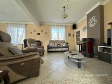 MAISON DE CARACTERE, 5 CHAMBRES, JARDIN, 2 GRANDS GARAGES
