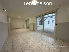 2 MAISONS. L'UNE RENOVEE, L'AUTRE A RENOVER