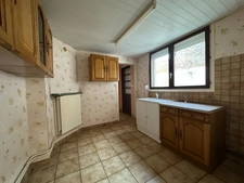 MAISON A RENOVER, GARAGE, JARDIN.