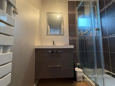 MAISON, 3 CHAMBRES, 2 SALLES DE BAIN, JARDIN, AUCUN TRAVAUX