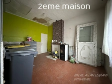 2 MAISONS. L'UNE RENOVEE, L'AUTRE A RENOVER