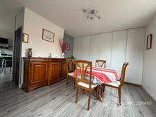 MAISON, 3 CHAMBRES, 2 SALLES DE BAIN, JARDIN, AUCUN TRAVAUX