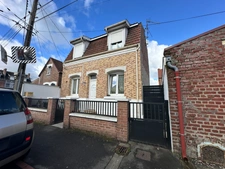 MAISON VENDUE LOUEE, 2 CHAMBRES, BUREAU, JARDIN