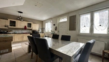MAISON VENDUE LOUEE, 2 CHAMBRES, BUREAU, JARDIN