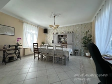 MAISON DE CARACTERE, 5 CHAMBRES, JARDIN, 2 GRANDS GARAGES
