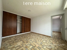2 MAISONS. L'UNE RENOVEE, L'AUTRE A RENOVER
