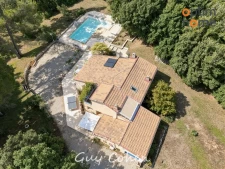 Belle propriété de 184 m2 sur 6300 m2 piscine proche Aix-en-Provence