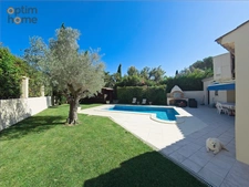 BELLE VILLA DE 160 m2 avec piscine proche du centre
