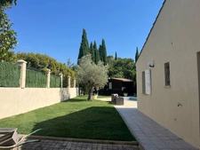 BELLE VILLA DE 160 m2 avec piscine proche du centre