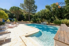 Belle propriété de 184 m2 sur 6300 m2 piscine proche Aix-en-Provence