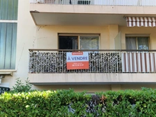 Charmant studio avec terrasse et piscine dans résidence prisée
