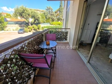 Charmant studio avec terrasse et piscine dans résidence prisée
