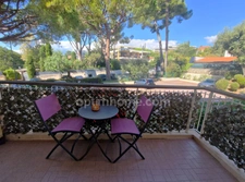 Charmant studio avec terrasse et piscine dans résidence prisée