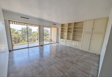 Appartement 2 pièces de 57 m² traversant avec terrasses dans résidence avec piscine