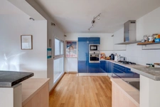 Guilhemery, grand T4 de 127m² avec terrasse, garage, pkg et piscine dans une petite copropriété