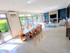 Bonneuil sur Marne - Maison de 7 pièces / 5 Chambres - 276m2 - Terrain 303m2 - 935 000 € FAI