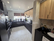 Appartement 5 pièces / 3 chambres, 2ème étage - 102 m2 - Cave et Place de Parking - 212 000 € FAI
