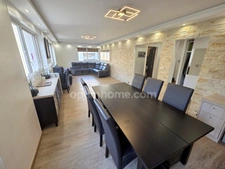 Appartement 5 pièces / 3 chambres, 2ème étage - 102 m2 - Cave et Place de Parking - 212 000 € FAI