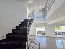 Maison Contemporaine d'Exception - 204 m2 - 9 pièces / 5 Chambres - Piscine et Géothermie - 695 000 € FAI