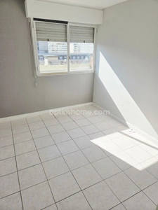 Appartement 3 pièces / 1 Chambre - Balcon - 59 m2 - 128 000 € FAI