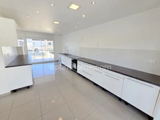 Maison Contemporaine d'Exception - 204 m2 - 9 pièces / 5 Chambres - Piscine et Géothermie - 695 000 € FAI