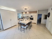 Maison Contemporaine - 145m2 - 5 chambres - 500 m2 de terrain - 549 000 € FAI