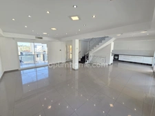 Maison Contemporaine d'Exception - 204 m2 - 9 pièces / 5 Chambres - Piscine et Géothermie - 695 000 € FAI