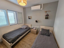Maison Contemporaine - 145m2 - 5 chambres - 500 m2 de terrain - 549 000 € FAI