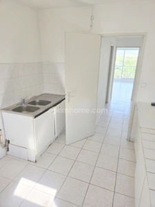 Appartement 3 pièces / 1 Chambre - Balcon - 59 m2 - 128 000 € FAI