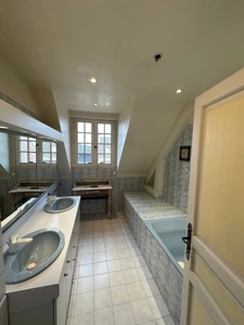Rare à Argenteuil ! Maison 8 pièces avec sous-sol, jardin et jacuzzi