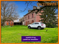 Centre village, avec commerces 