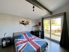 UZES (30) Beautiful house of 200 m2 with 5 bedrooms, swimming-pool, pool-house and view