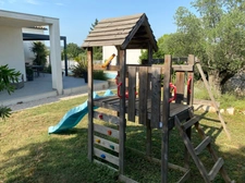 Close to Nîmes, 4-room house for sale with garage, double garage, carport, swimming pool