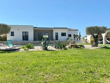For Sale – Near Uzès (30) : Stunning Single-Storey Villa with Pool, 5 Bedrooms