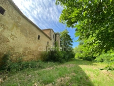 Dpt Gard (30), à vendre dans le Gard, propriété viticole en AOP Côtes du Rhône sur 25 hectares avec Château du XVème siècle.