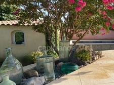 UZES (30) Beautiful house of 200 m2 with 5 bedrooms, swimming-pool, pool-house and view