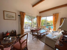 For sale – Property with panoramic view and stone outbuilding, 5 minutes from Uzès