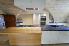 In UZES (30) Exceptional property just steps from the Place aux Herbes
