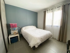 Close to Nîmes, 4-room house for sale with garage, double garage, carport, swimming pool