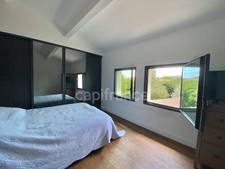 In SAINT MAXIMIN (30) Splendid property of 280 m², 5 min from Uzès close to all amenities, on a fenced and wooded plot of approximately 1,600 m²!