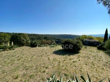 For sale – Property with panoramic view and stone outbuilding, 5 minutes from Uzès