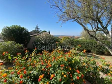 For sale – Property with panoramic view and stone outbuilding, 5 minutes from Uzès