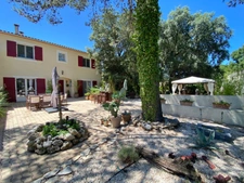 Maison à vendre 10 pièces proche de UZES (30) sur un terrain de 2 800 m2