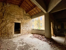 Dpt Gard (30), à vendre dans le Gard, propriété viticole en AOP Côtes du Rhône sur 25 hectares avec Château du XVème siècle.