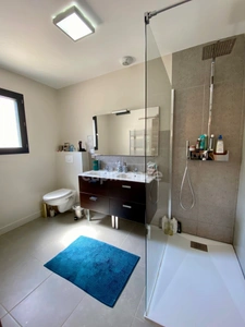 Close to Nîmes, 4-room house for sale with garage, double garage, carport, swimming pool