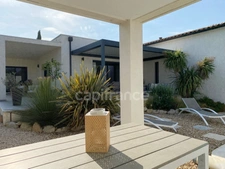 Close to Nîmes, 4-room house for sale with garage, double garage, carport, swimming pool