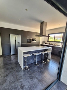 SAINT MAXIMIN (30) - Contemporary house, 188 m2, with spacious rooms - 5 bedrooms - Swimming pool