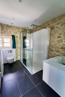 In UZES (30) Exceptional property just steps from the Place aux Herbes